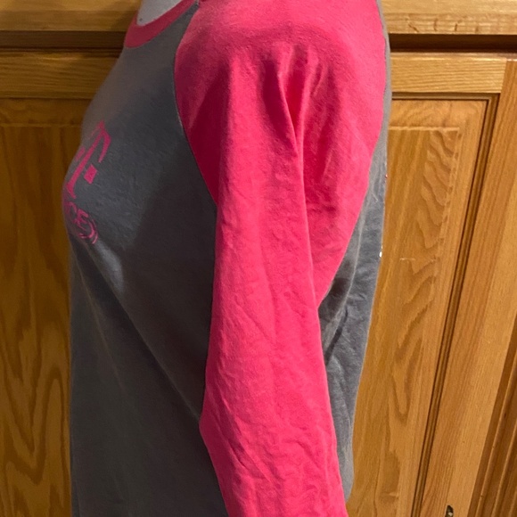NWOT Elevate Women's Small T-Mobile T-Force Social Swag T-Shirt Gray / Pink Crew - Picture 10 of 11